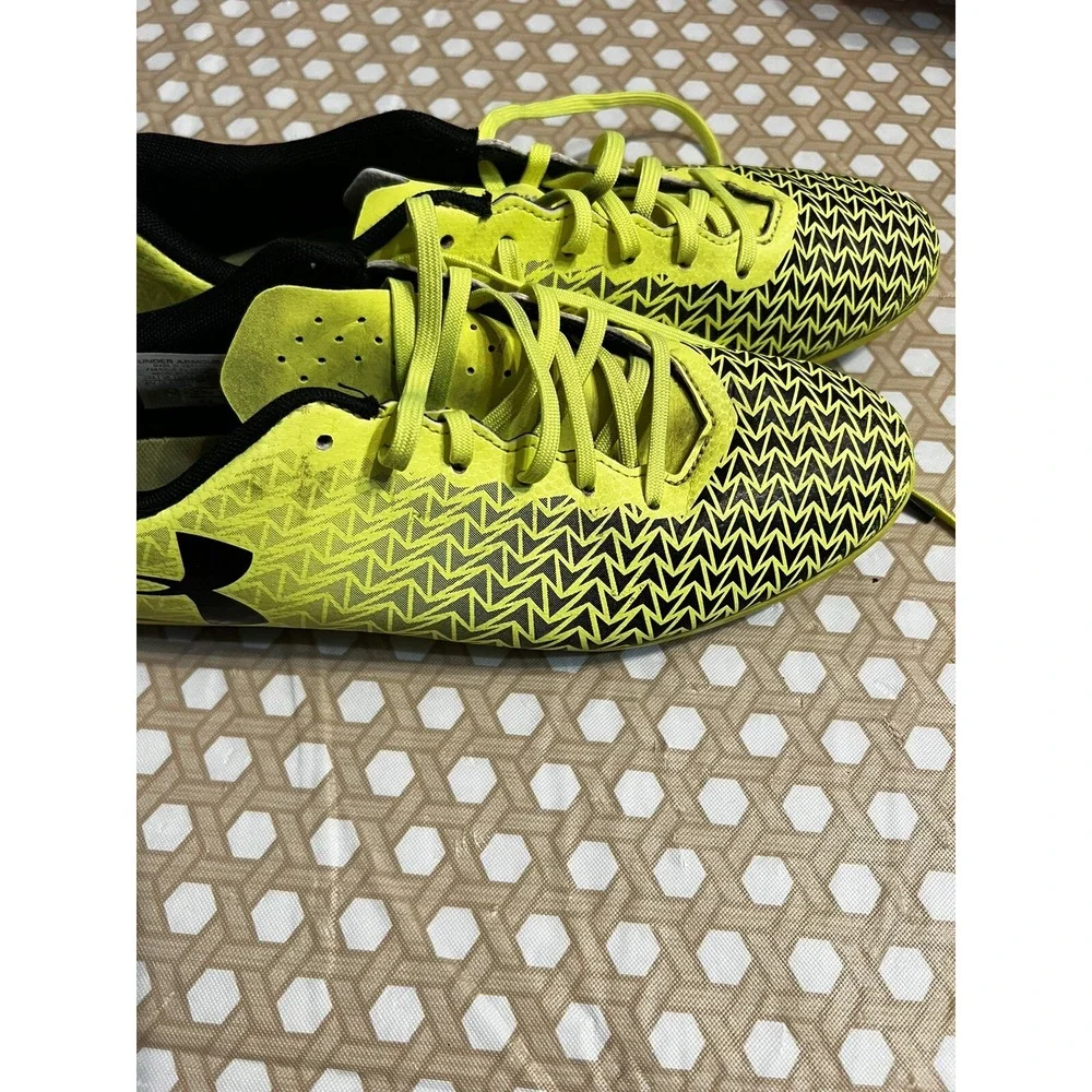 Yellow Under Armour Cleats Size‎ 6Y Soccer